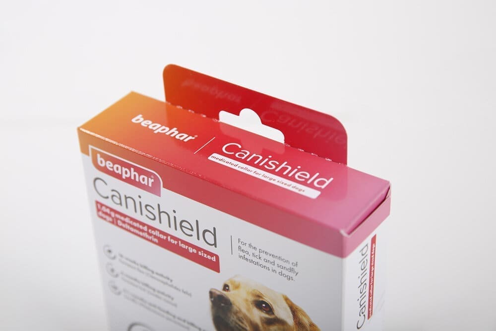 Beaphar Canishield verpakking, medicinale halsband voor grote honden tegen vlooien, teken en zandvliegen