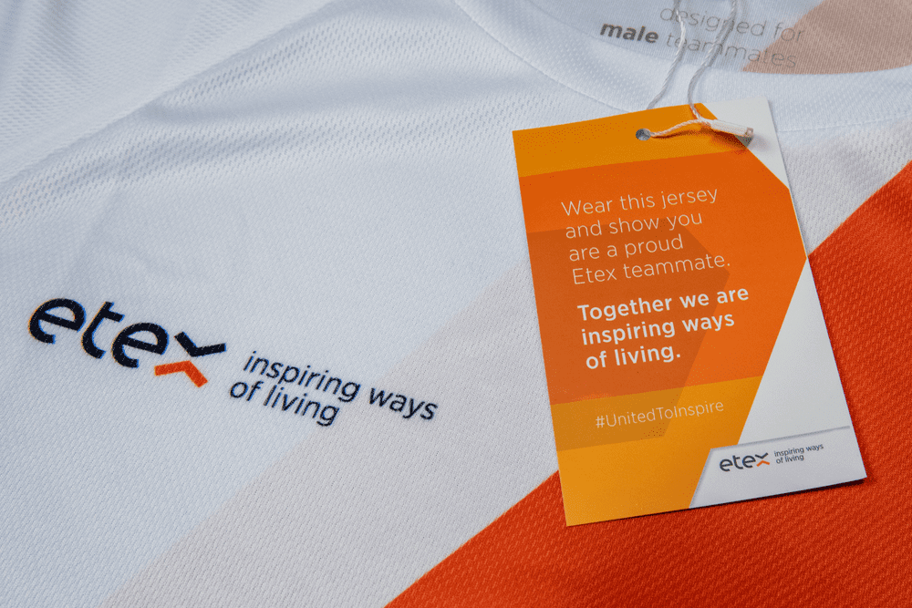 Etex Challenge wielertruiontwerp met campagnelabel
